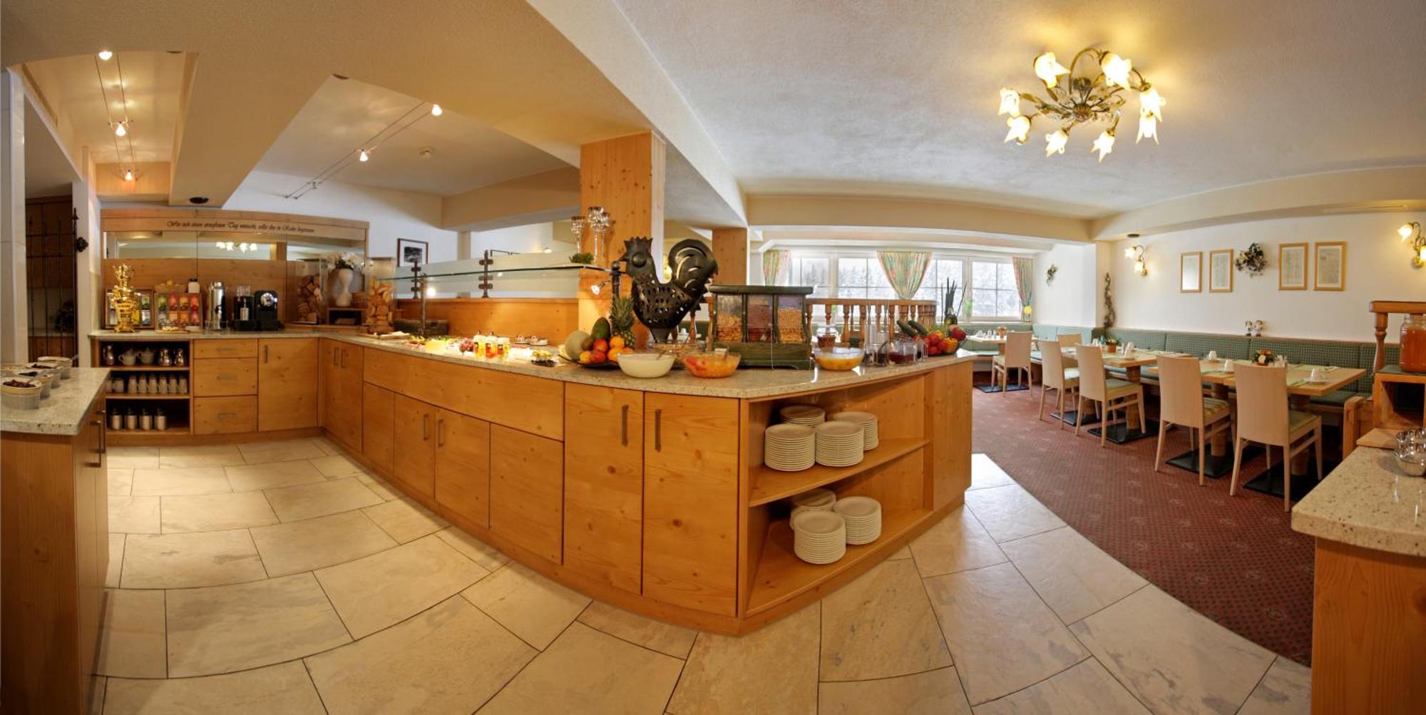 Hotel Garni - Restaurant Kaminstube ซังคท์อันทอนอัมอาร์ลแบร์ก ภายนอก รูปภาพ