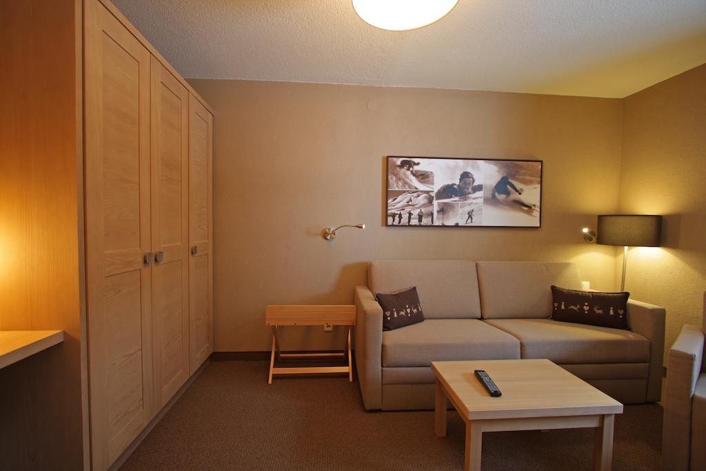 Hotel Garni - Restaurant Kaminstube ซังคท์อันทอนอัมอาร์ลแบร์ก ห้อง รูปภาพ