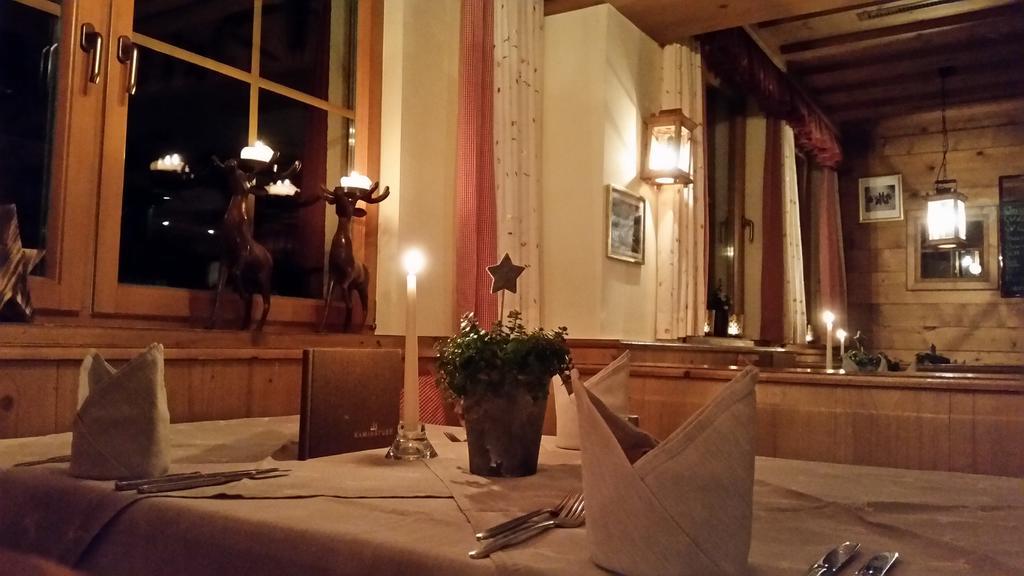 Hotel Garni - Restaurant Kaminstube ซังคท์อันทอนอัมอาร์ลแบร์ก ภายนอก รูปภาพ